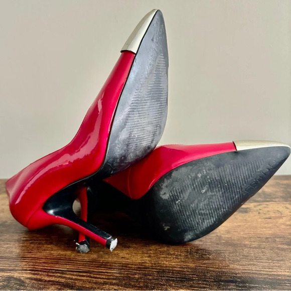 Guess| Red Patent Leather 3.5” Pumps with Gold Pointed Toe Size US  6.5 - Picture 5 of 6